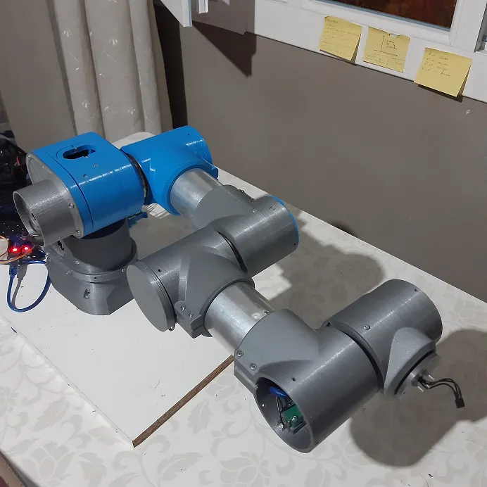 3D Printer İle Yapılmış Eğitim Robotu